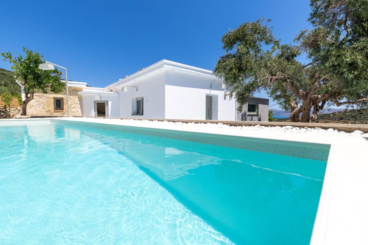 Villa Evrithea Kallergiana Bagian luar foto